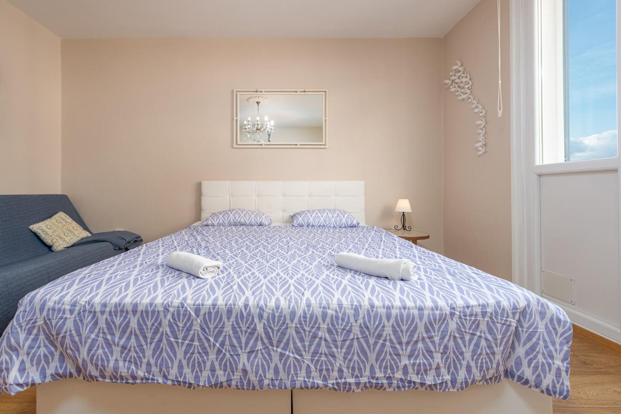 Oasis With Sea View Apartman *